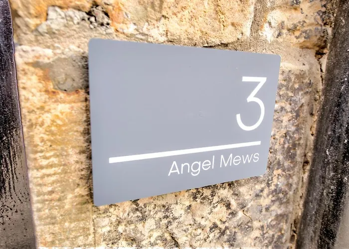 Angel Mews - Magical Mews In Heart Of Westend